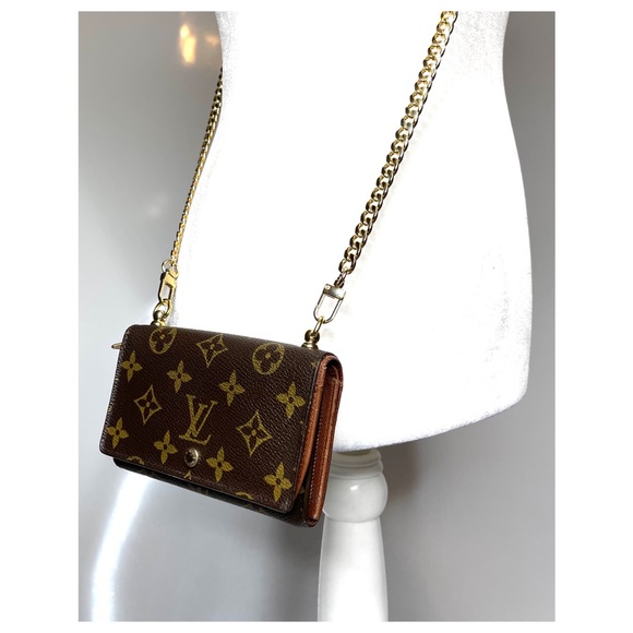Louis Vuitton Tresor Wallet Crossbody - Picture 9 of 12